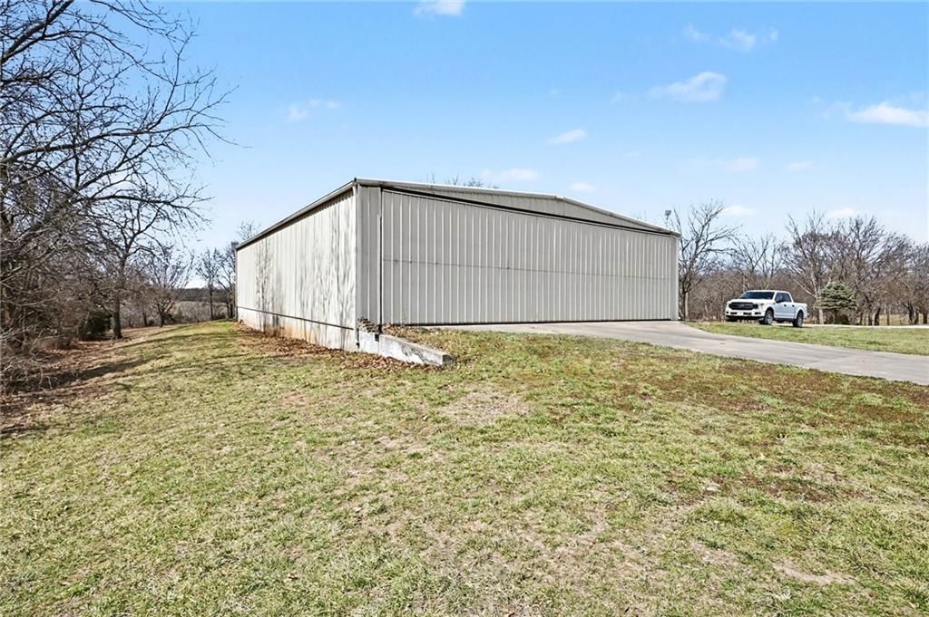 17251 Hollingsworth Road — photo 37