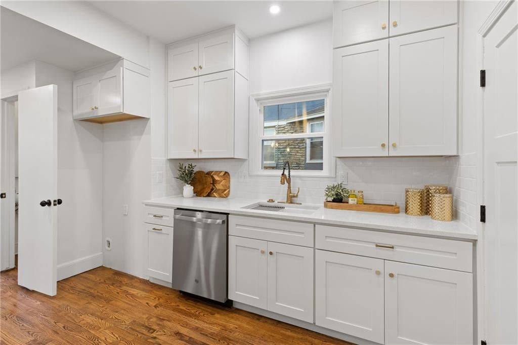 141 W 61st Terrace — photo 10