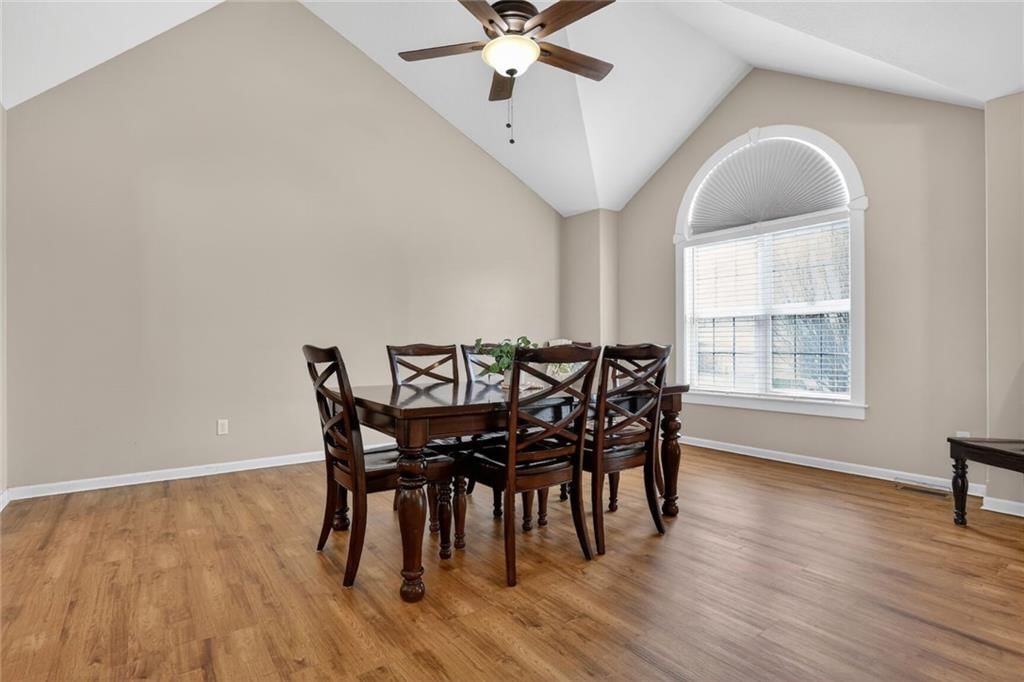 530 Holiday Court — photo 4