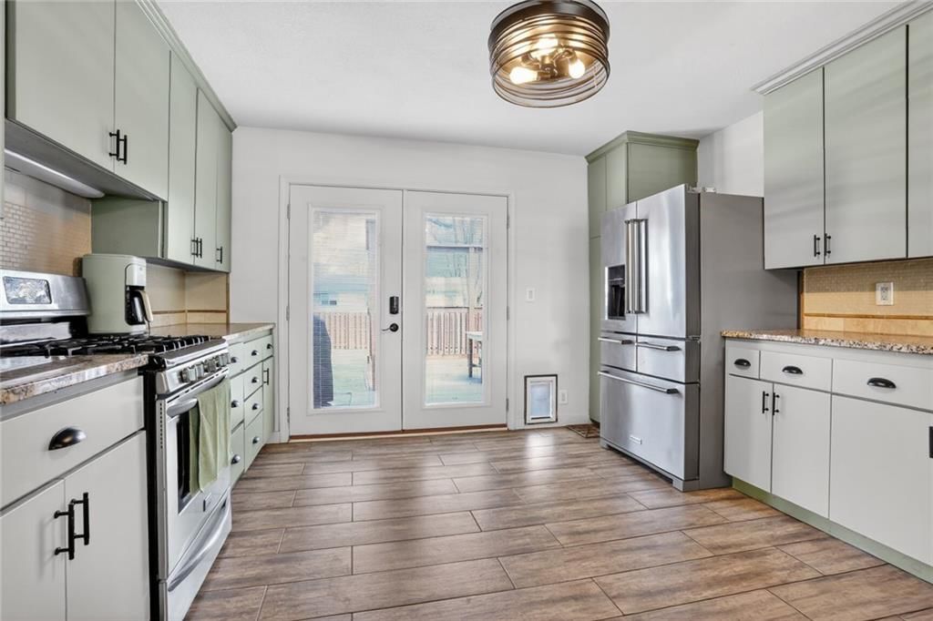 125 N PINE Street — photo 3