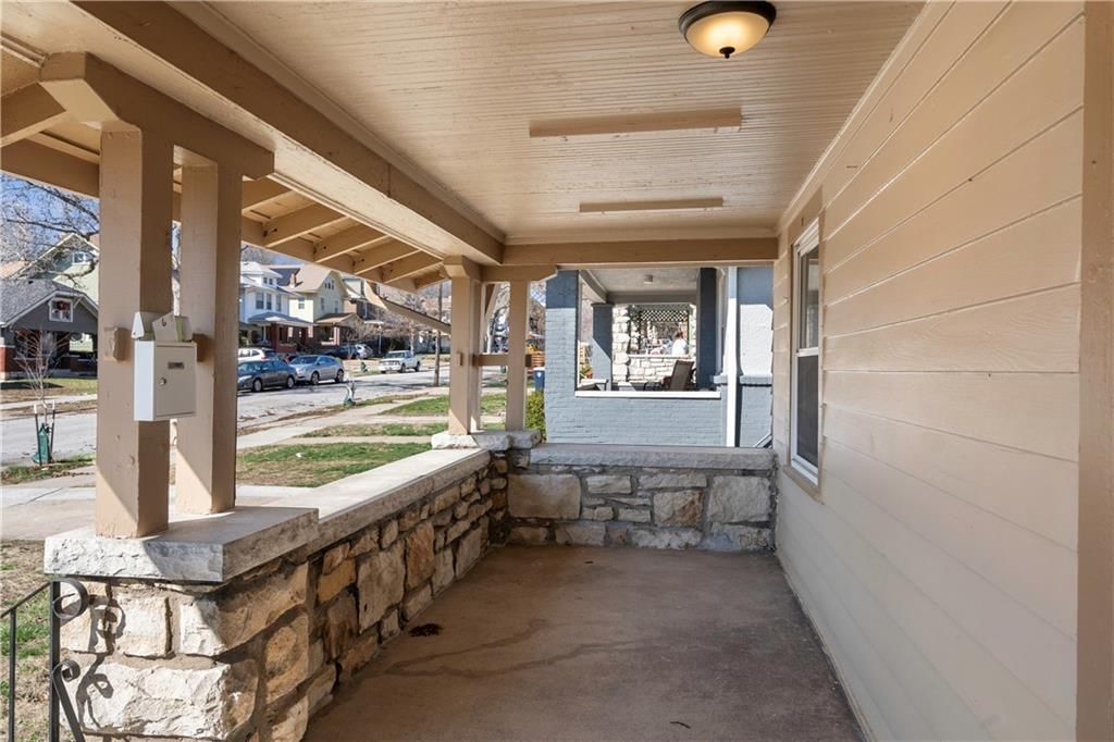 347 Lawn Avenue — photo 2