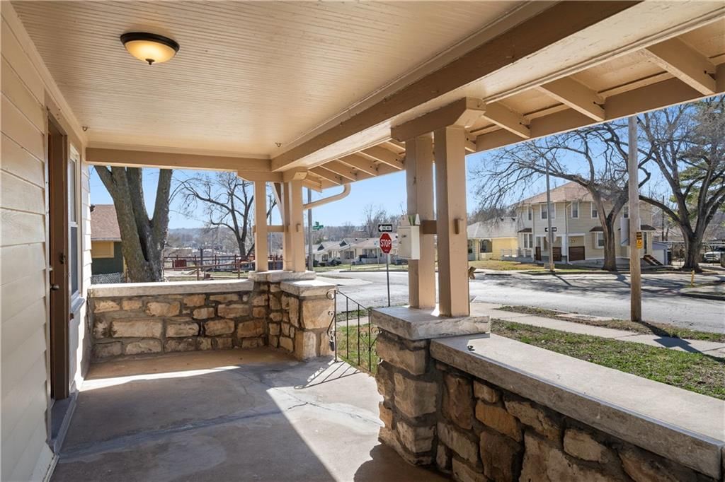 347 Lawn Avenue — photo 3