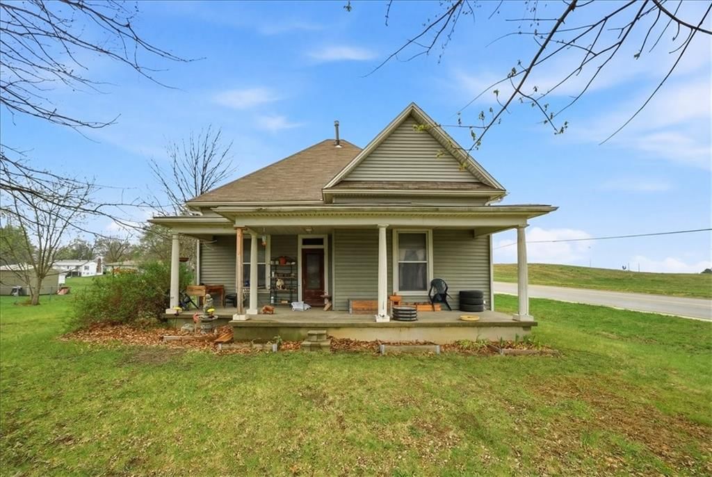 502 SW Clinton Street, Oak Grove, MO