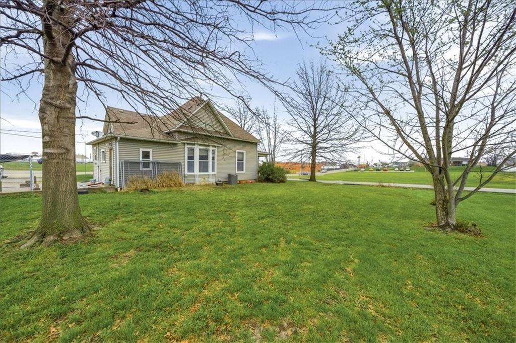 502 SW Clinton Street — photo 27