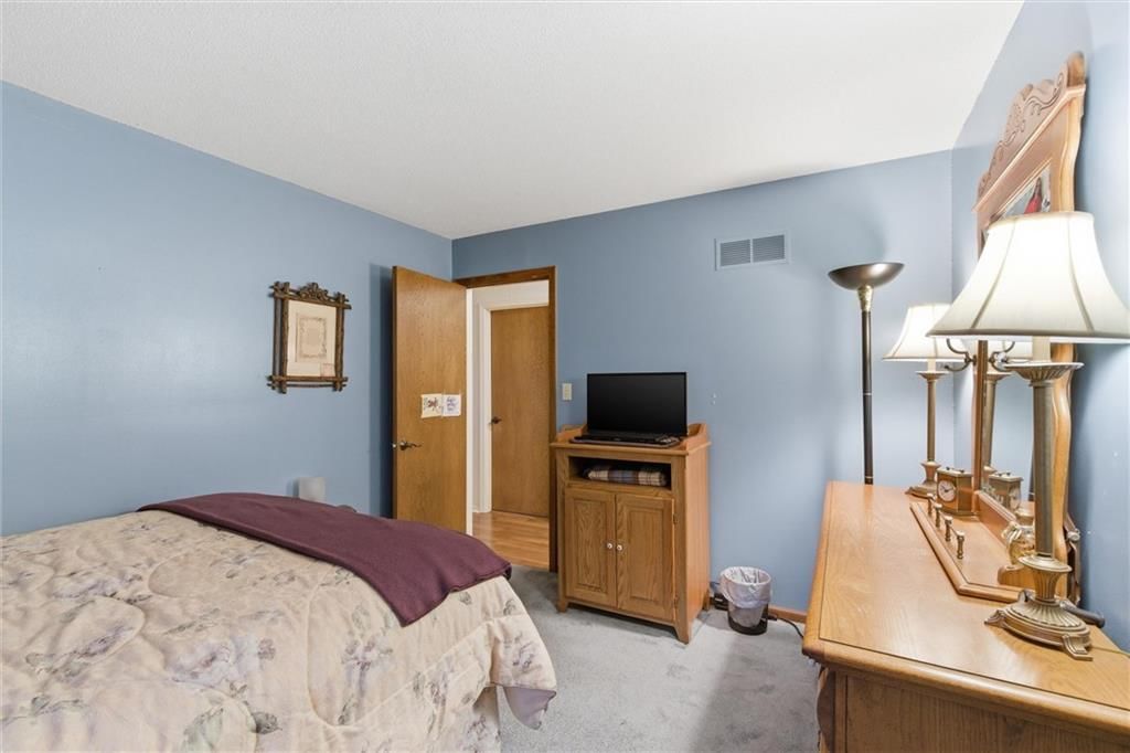 12912 Sycamore Avenue — photo 21