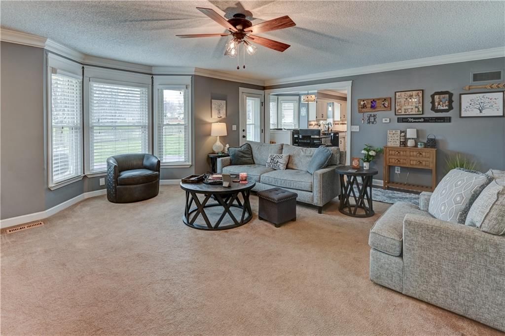 2233 NE Waterfield Lane — photo 11