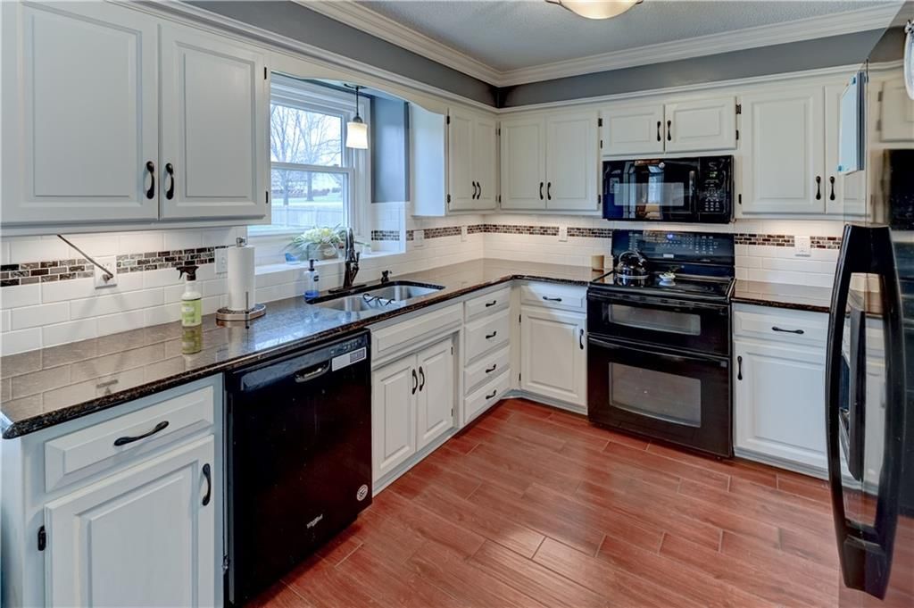 2233 NE Waterfield Lane — photo 14