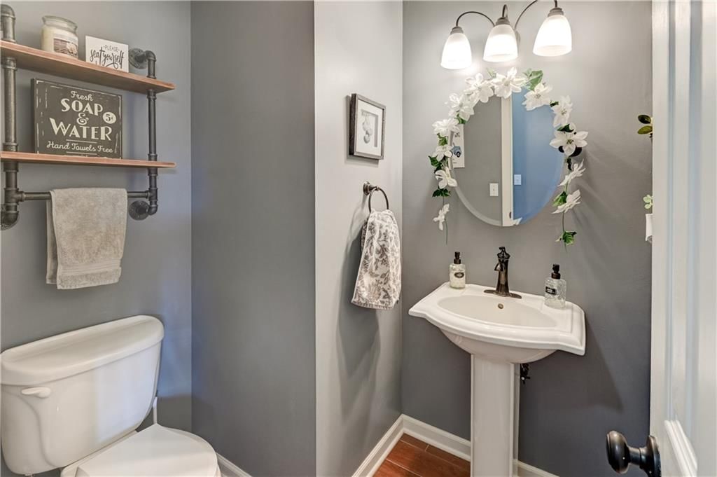 2233 NE Waterfield Lane — photo 21