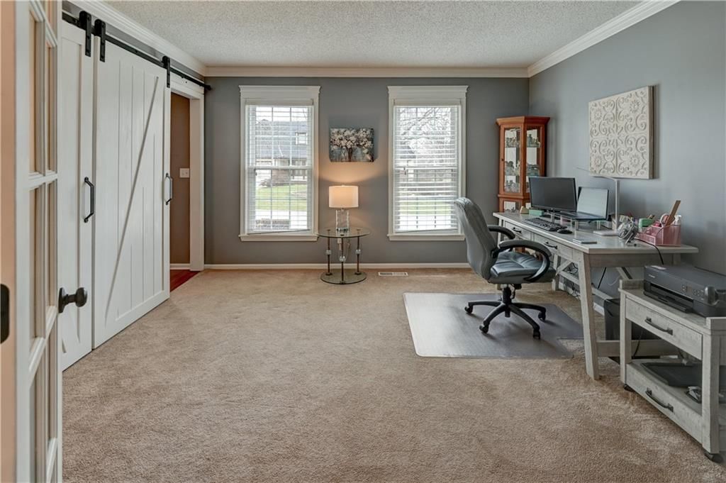 2233 NE Waterfield Lane — photo 23