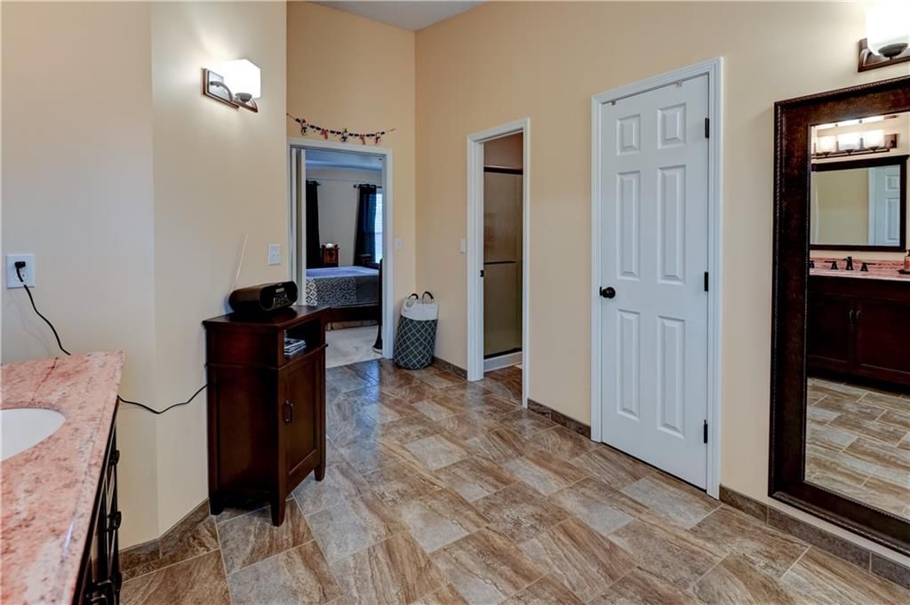 2233 NE Waterfield Lane — photo 30