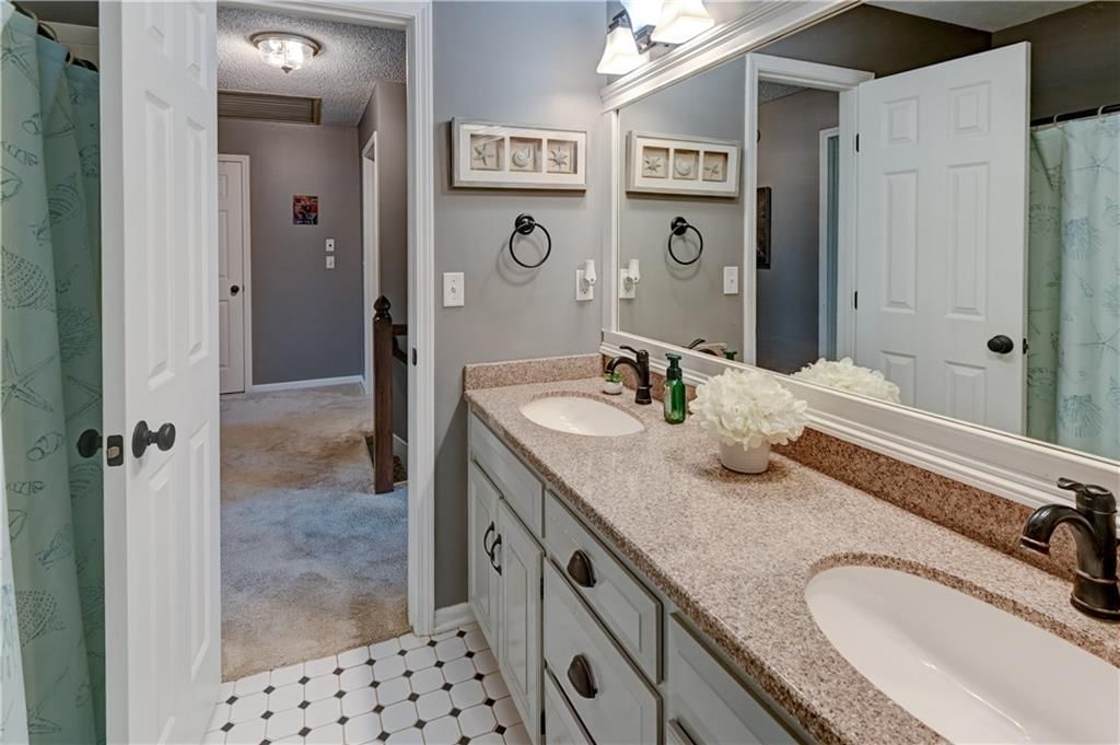 2233 NE Waterfield Lane — photo 34