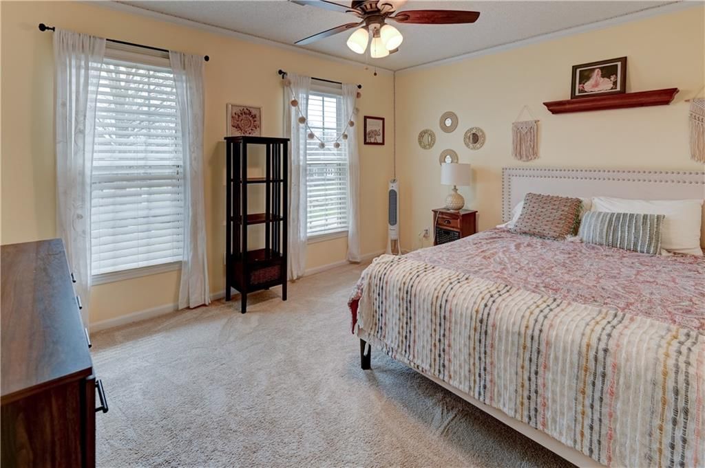 2233 NE Waterfield Lane — photo 36