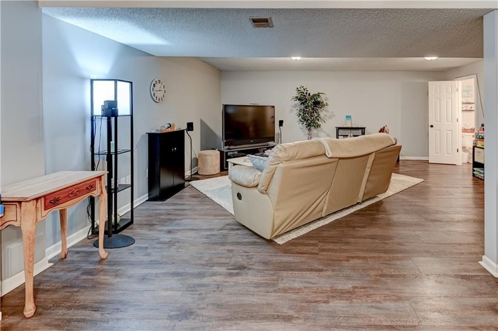 2233 NE Waterfield Lane — photo 40