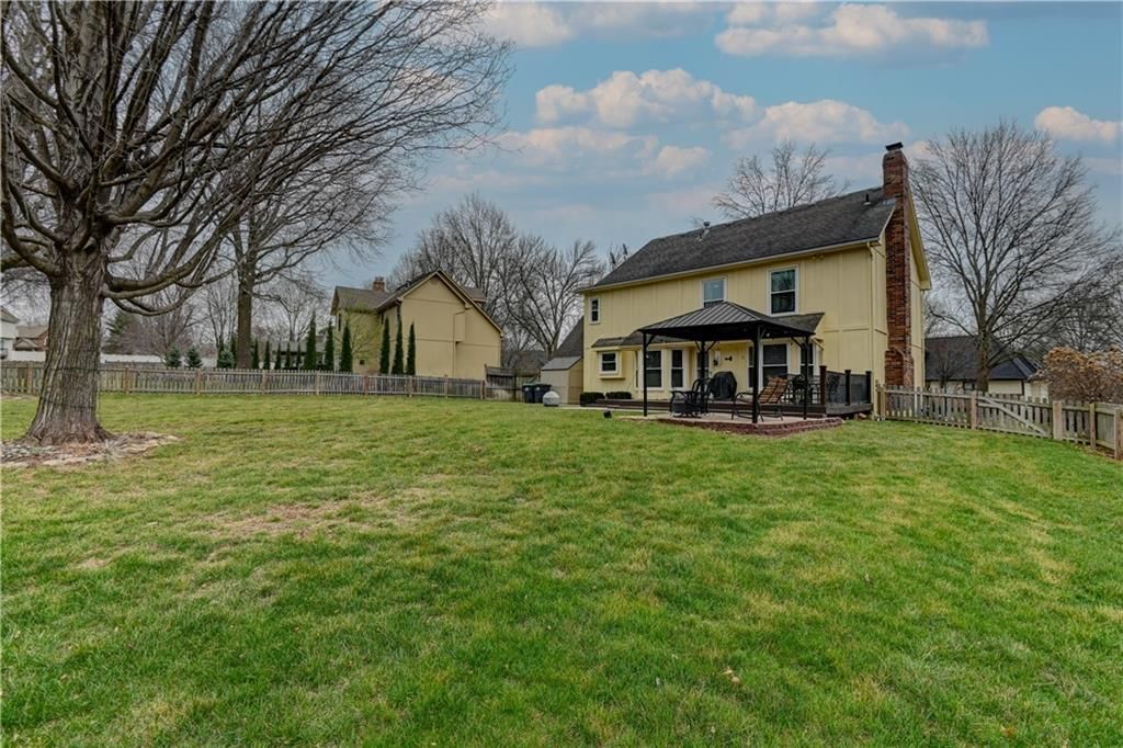 2233 NE Waterfield Lane — photo 48