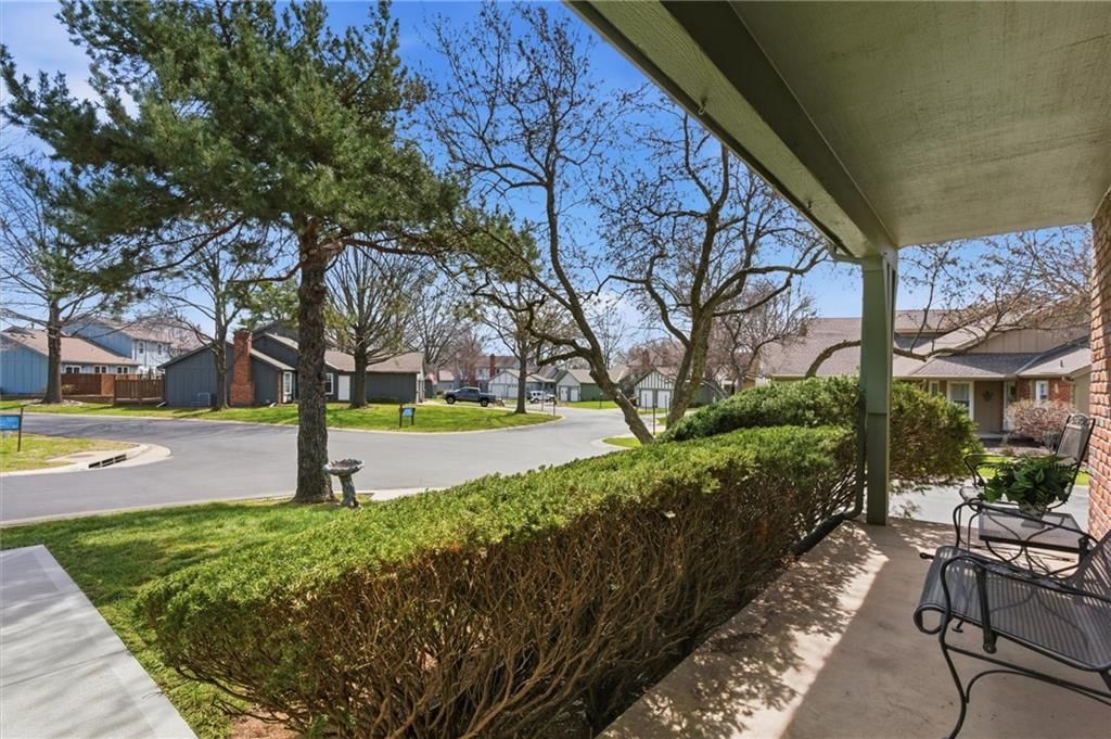 7226 Mastin Street — photo 3