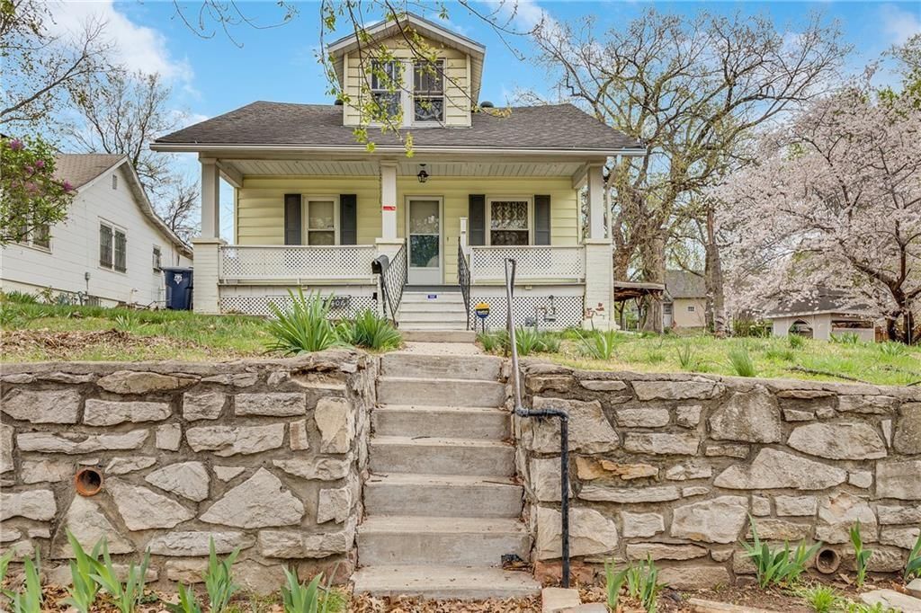 8406 Independence Avenue, Kansas City, MO