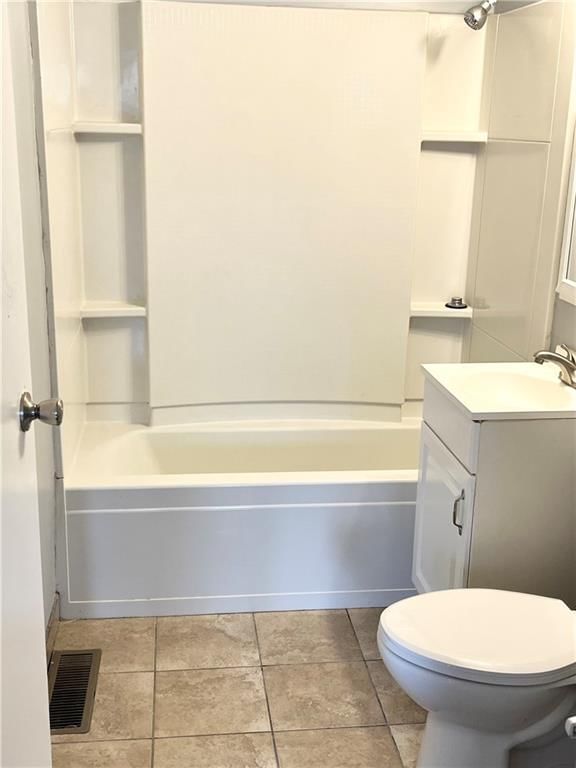5709 N Woodland Avenue — photo 12