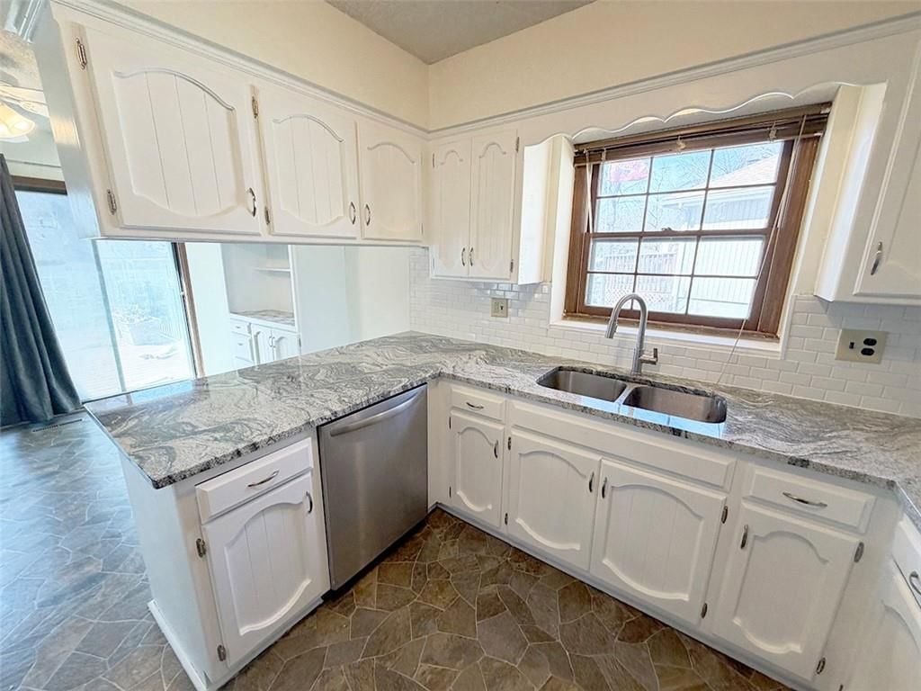 1701 SW White Oak Lane — photo 13