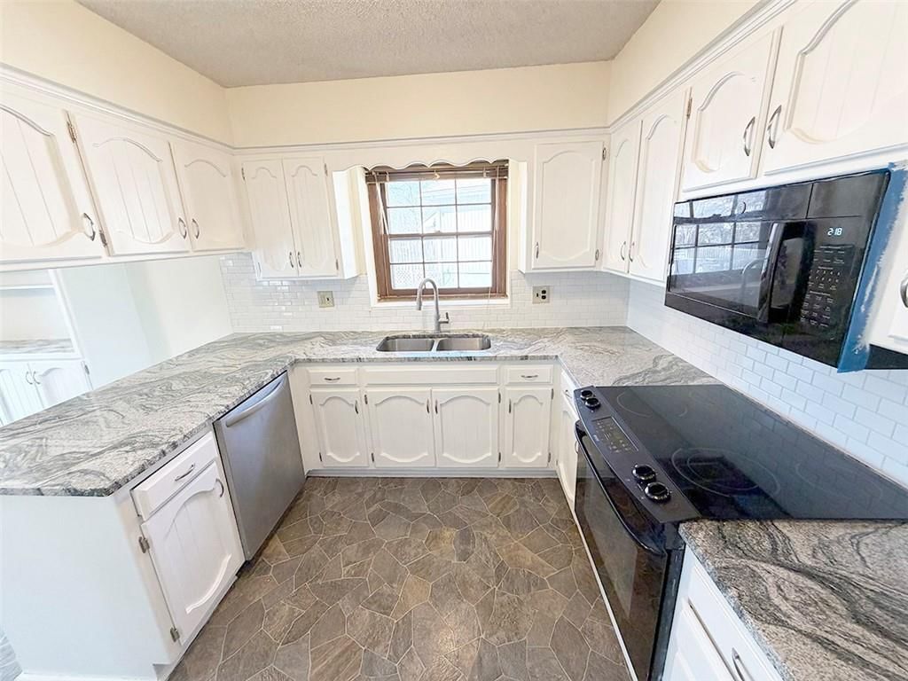 1701 SW White Oak Lane — photo 14