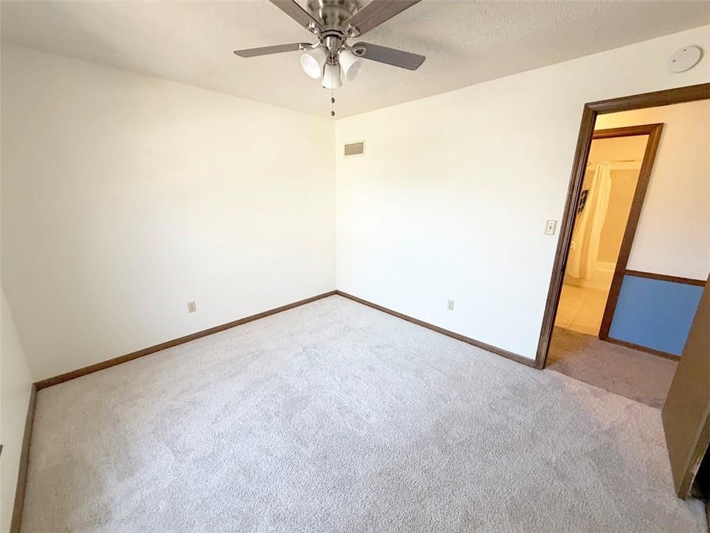 1701 SW White Oak Lane — photo 32