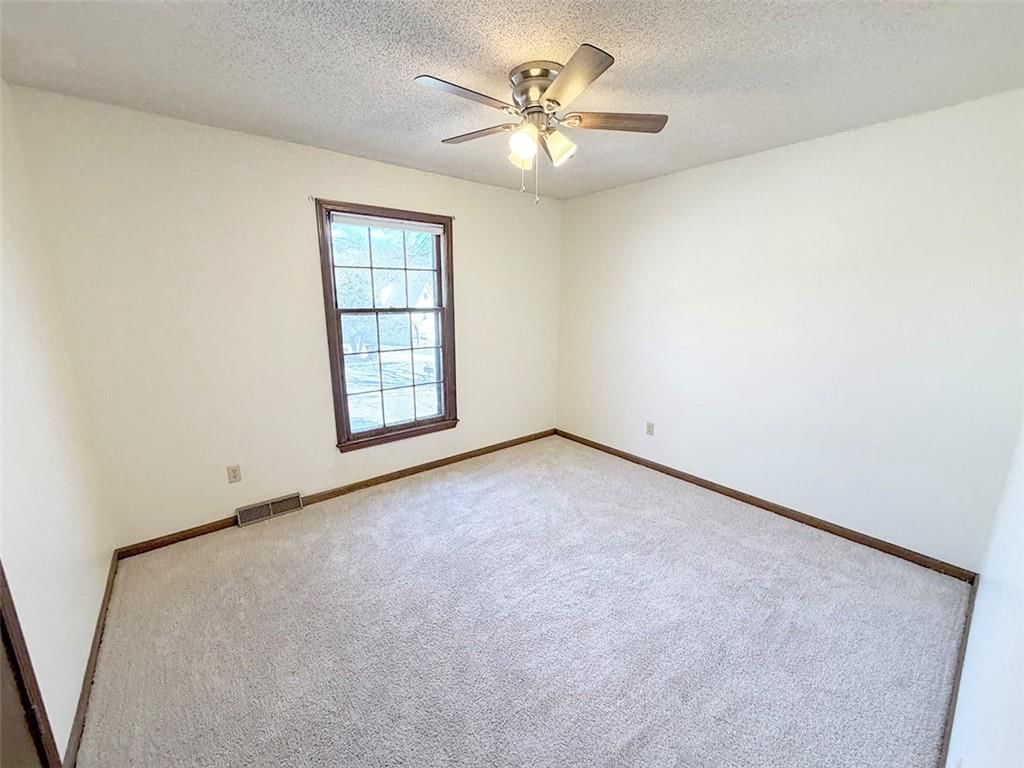 1701 SW White Oak Lane — photo 33
