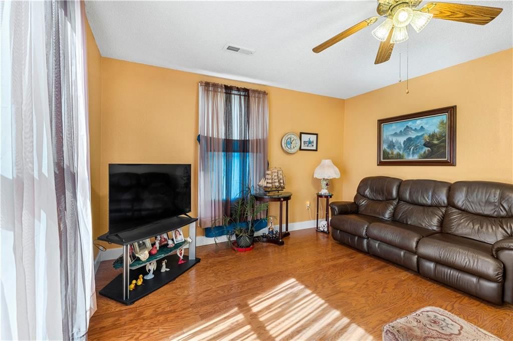 308 E Olive Street — photo 8