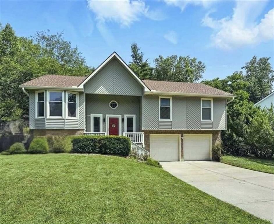 5714 Creekview Drive — photo 1