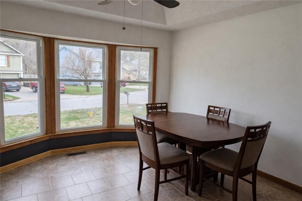 5714 Creekview Drive — photo 8