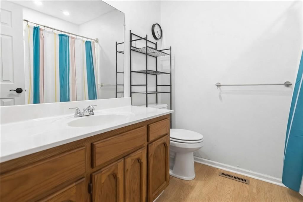5714 Creekview Drive — photo 12