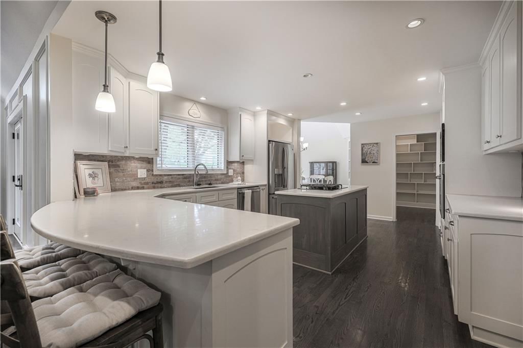 2305 W 127th Street — photo 11