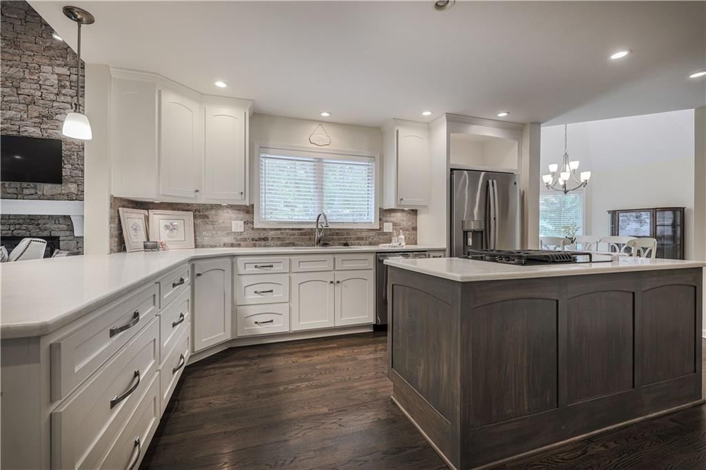 2305 W 127th Street — photo 12