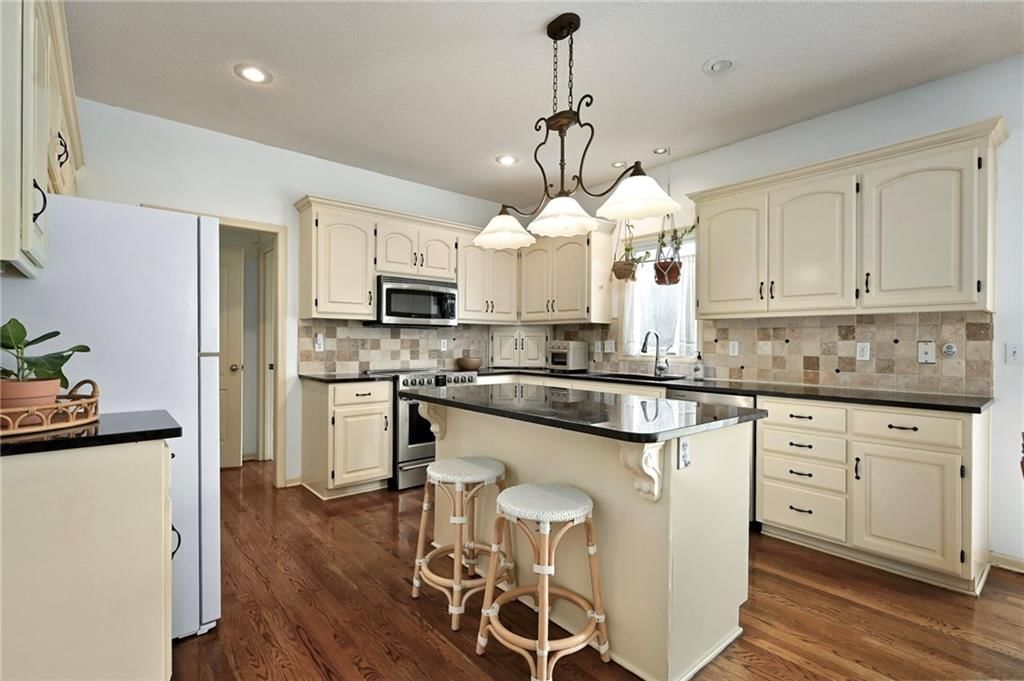 5117 W 158TH Street — photo 9