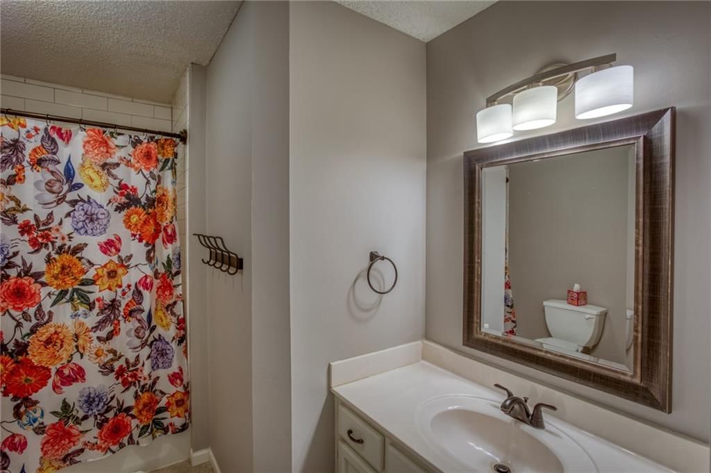 8701 N Winan Avenue — photo 10