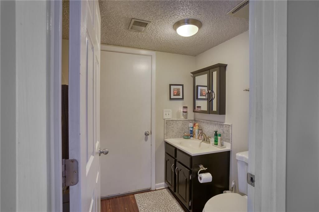 5122 Lamar Avenue — photo 8