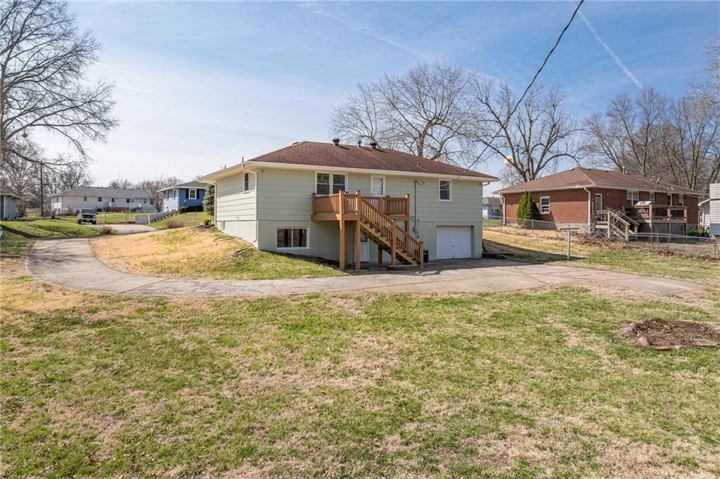 220 Kennedy Drive — photo 3