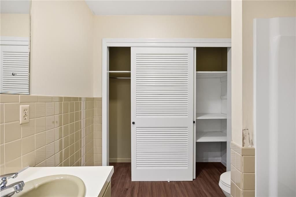 220 Kennedy Drive — photo 13