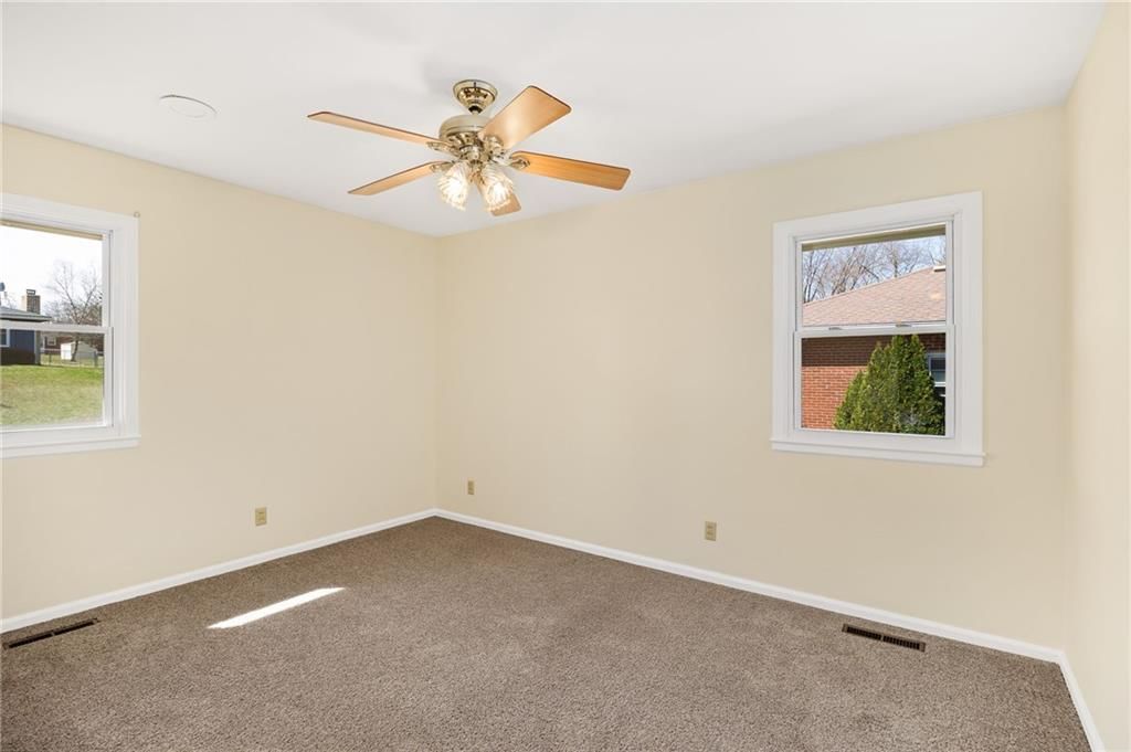 220 Kennedy Drive — photo 18