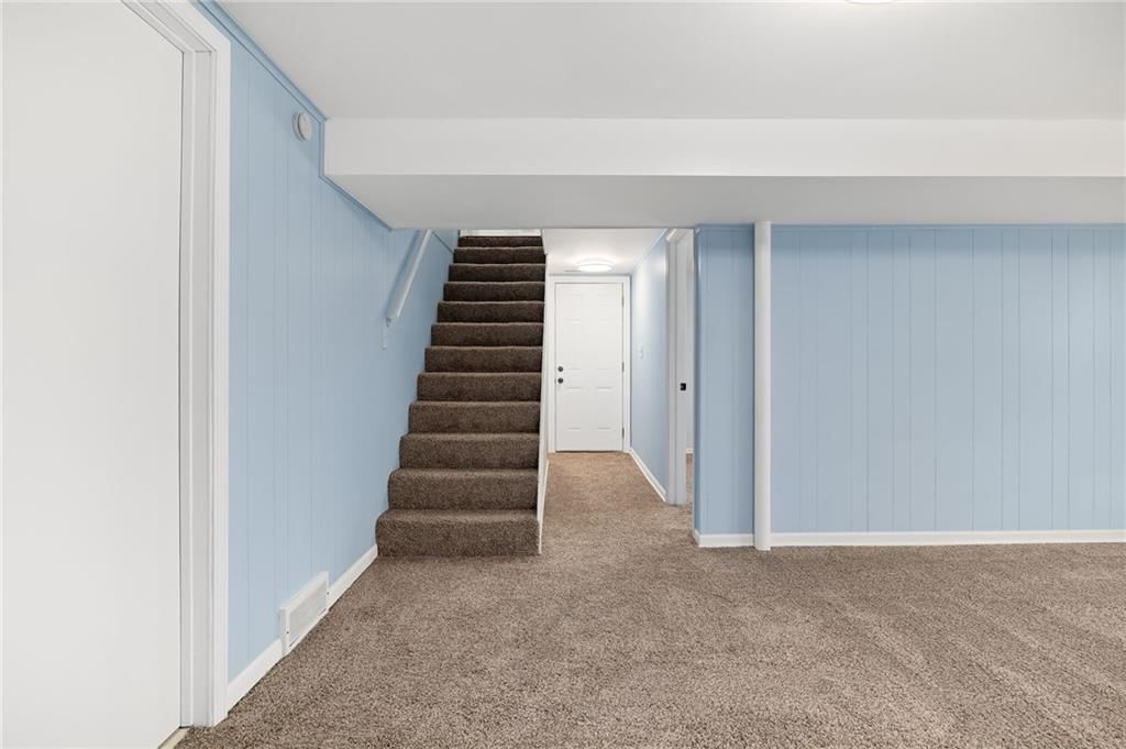 220 Kennedy Drive — photo 20