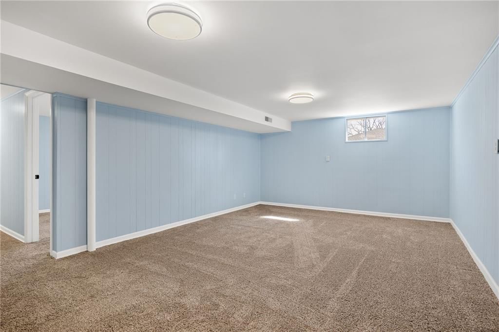 220 Kennedy Drive — photo 21