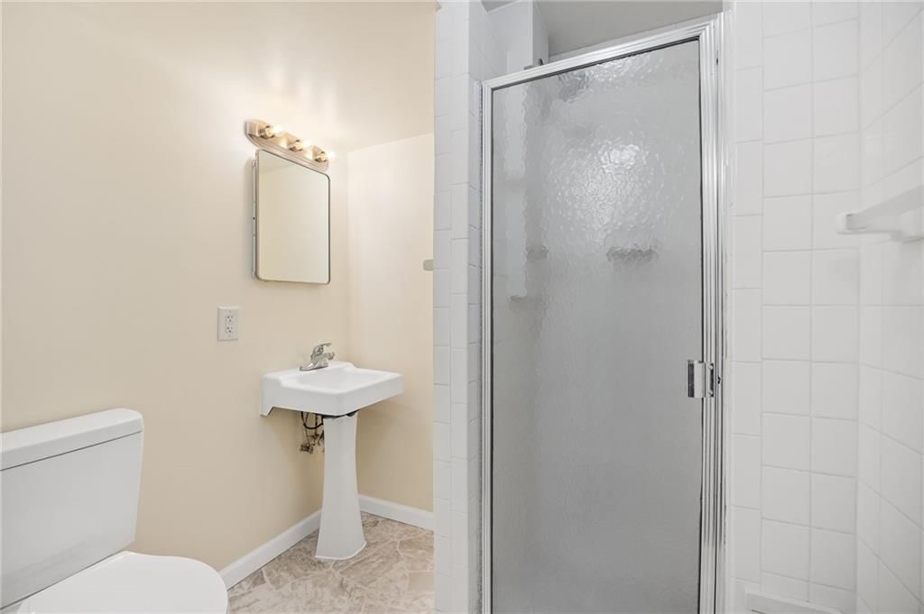 220 Kennedy Drive — photo 25