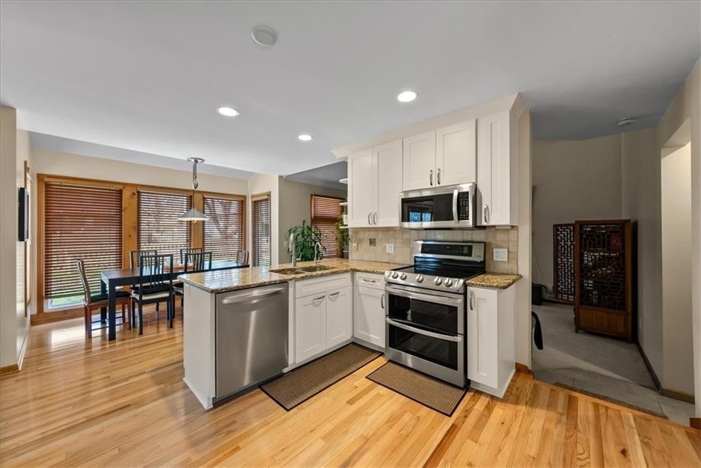 12404 S Albervan Street — photo 7