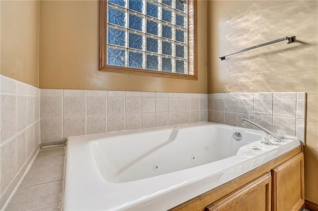 7436 N LEWIS Avenue — photo 18