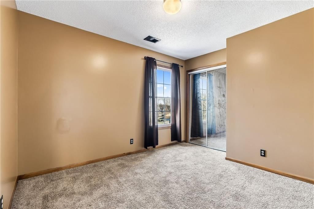 7436 N LEWIS Avenue — photo 24