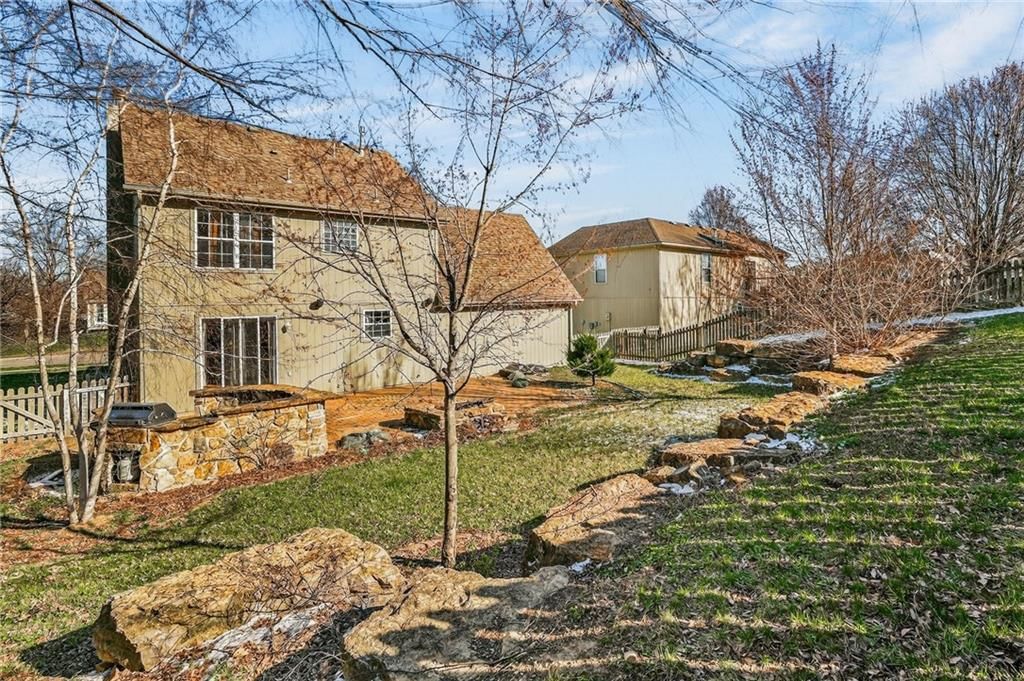 7436 N LEWIS Avenue — photo 30