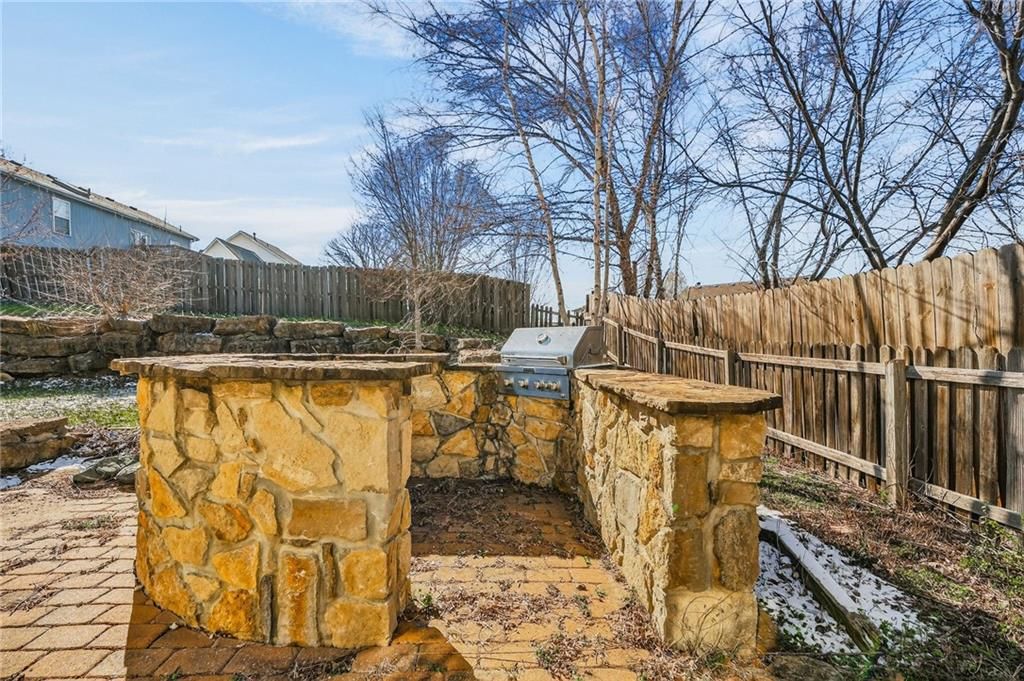 7436 N LEWIS Avenue — photo 32
