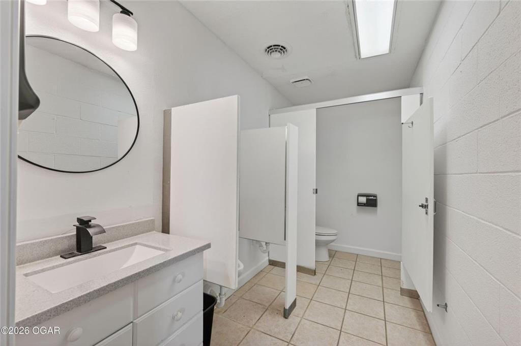 5734 S Main Street — photo 25