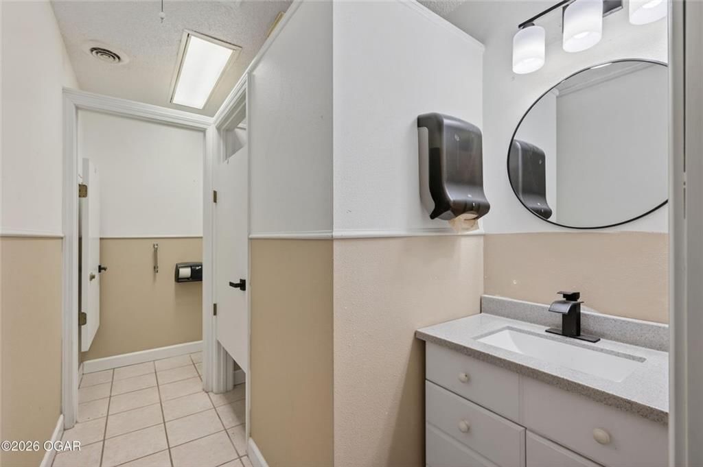 5734 S Main Street — photo 26