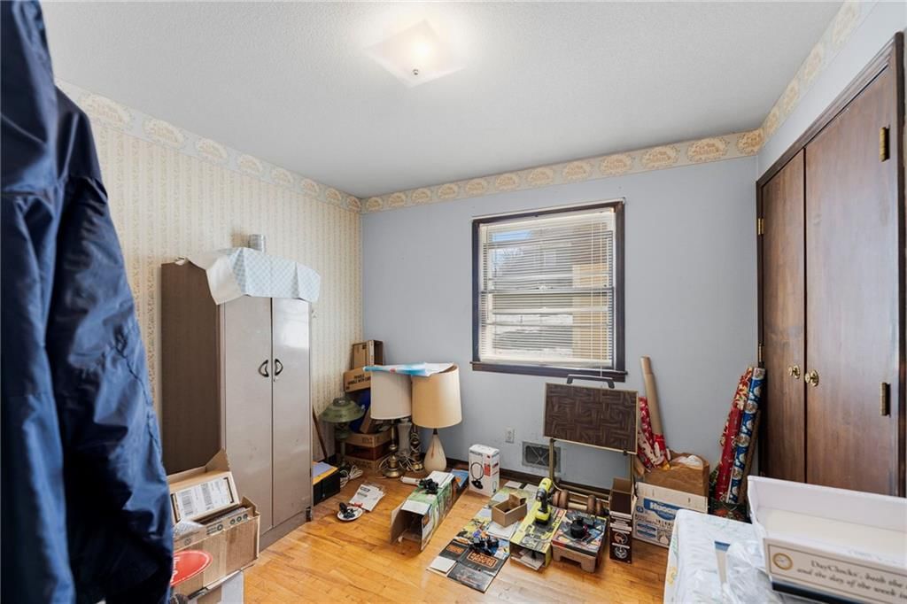 13429 Winchester Avenue — photo 18