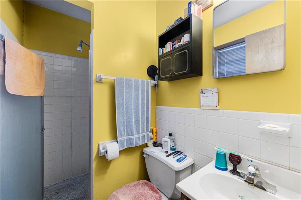 13429 Winchester Avenue — photo 26