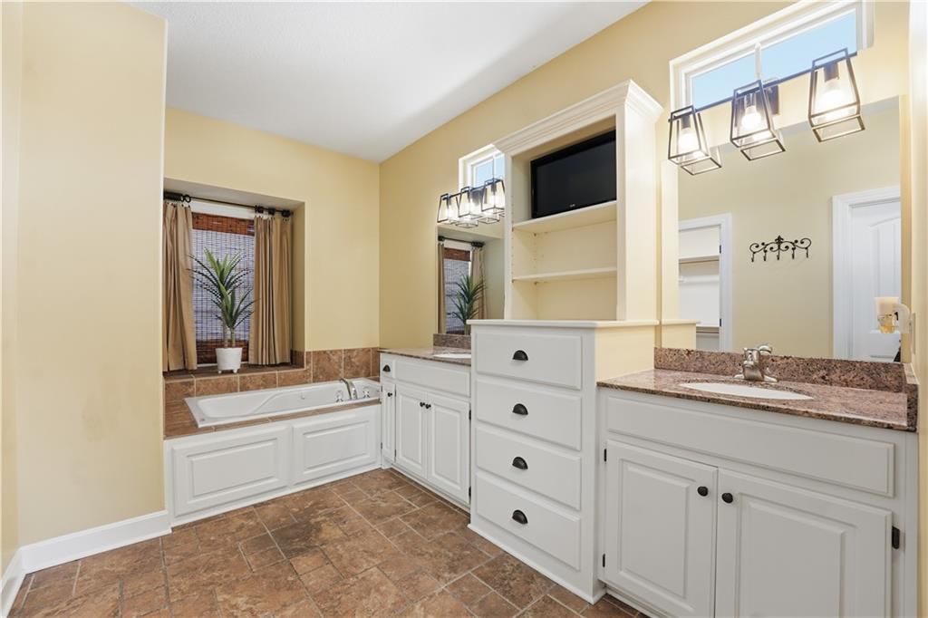 1401 NE Ernest Way — photo 29